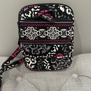 NWOT-Vera Bradley Women's Crossbody Bag - Black and Pink